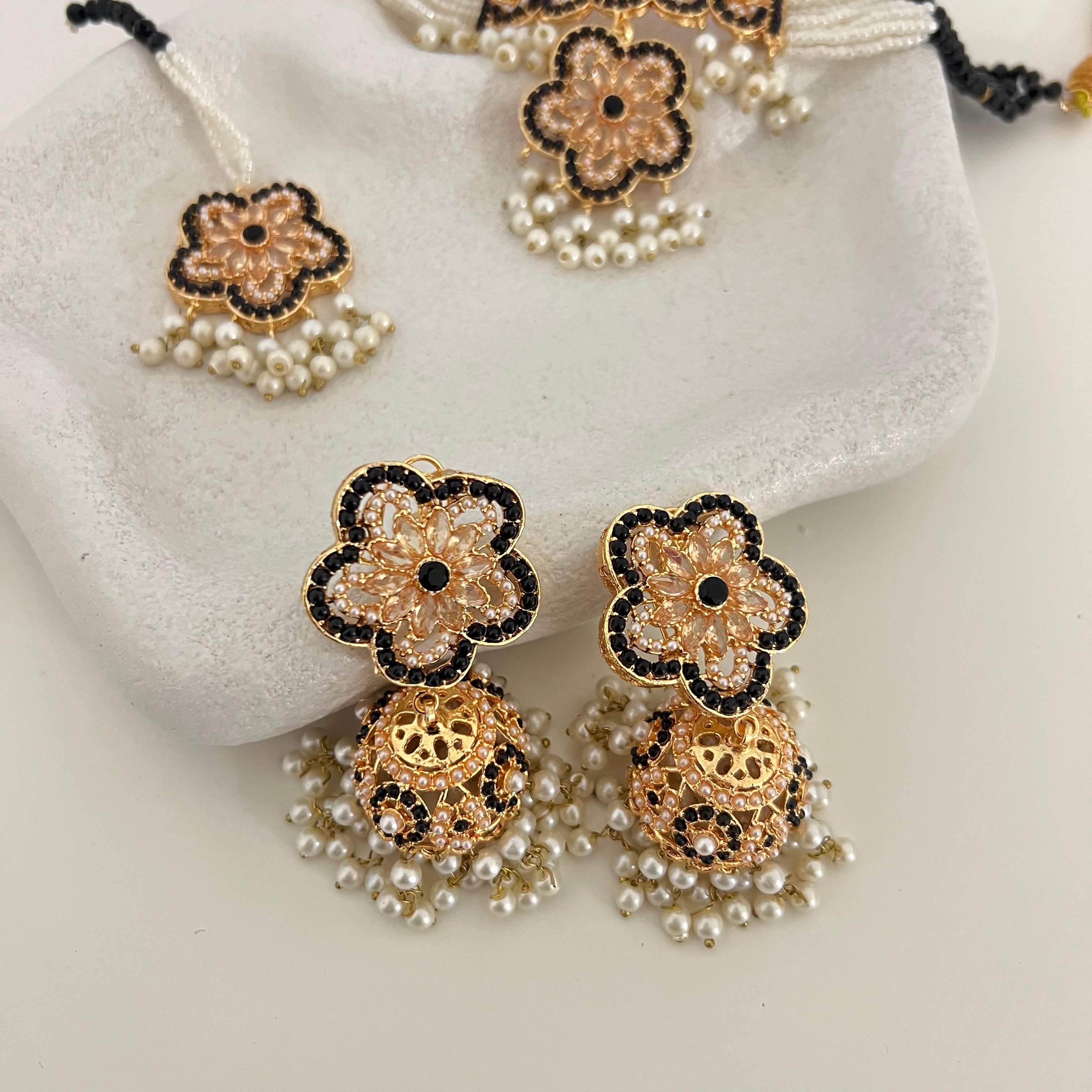kamila Choker Set