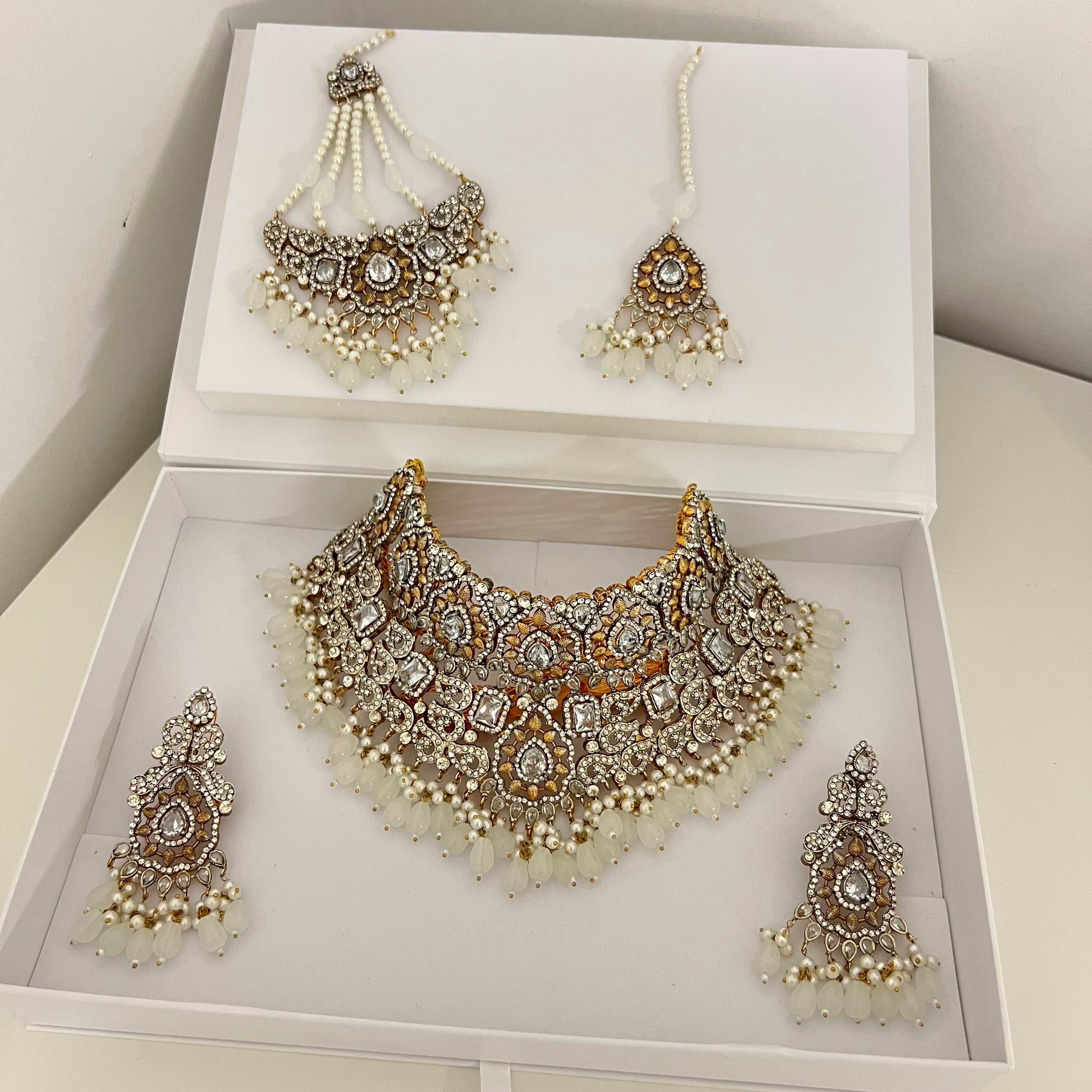 Roshi Bridal Set