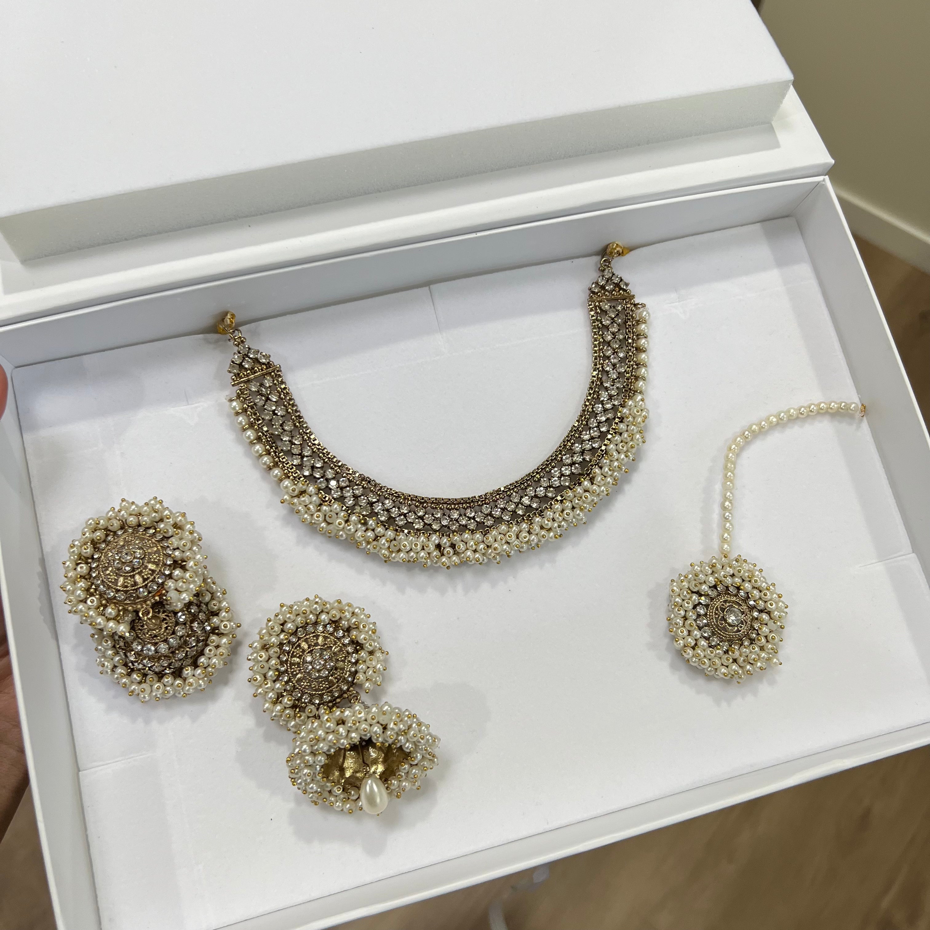 Mahnoor Choker Set Gold