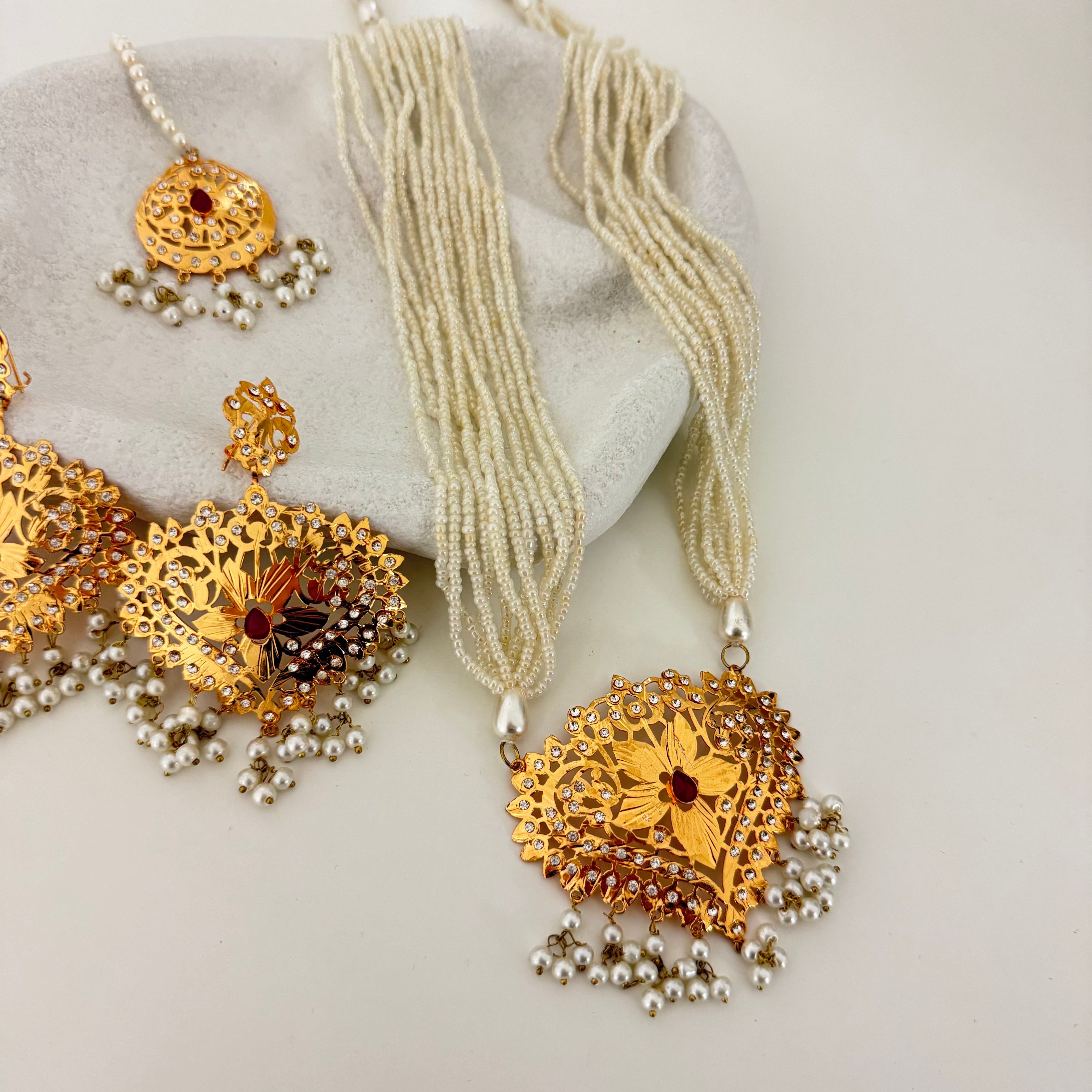 Uzma Necklace Set