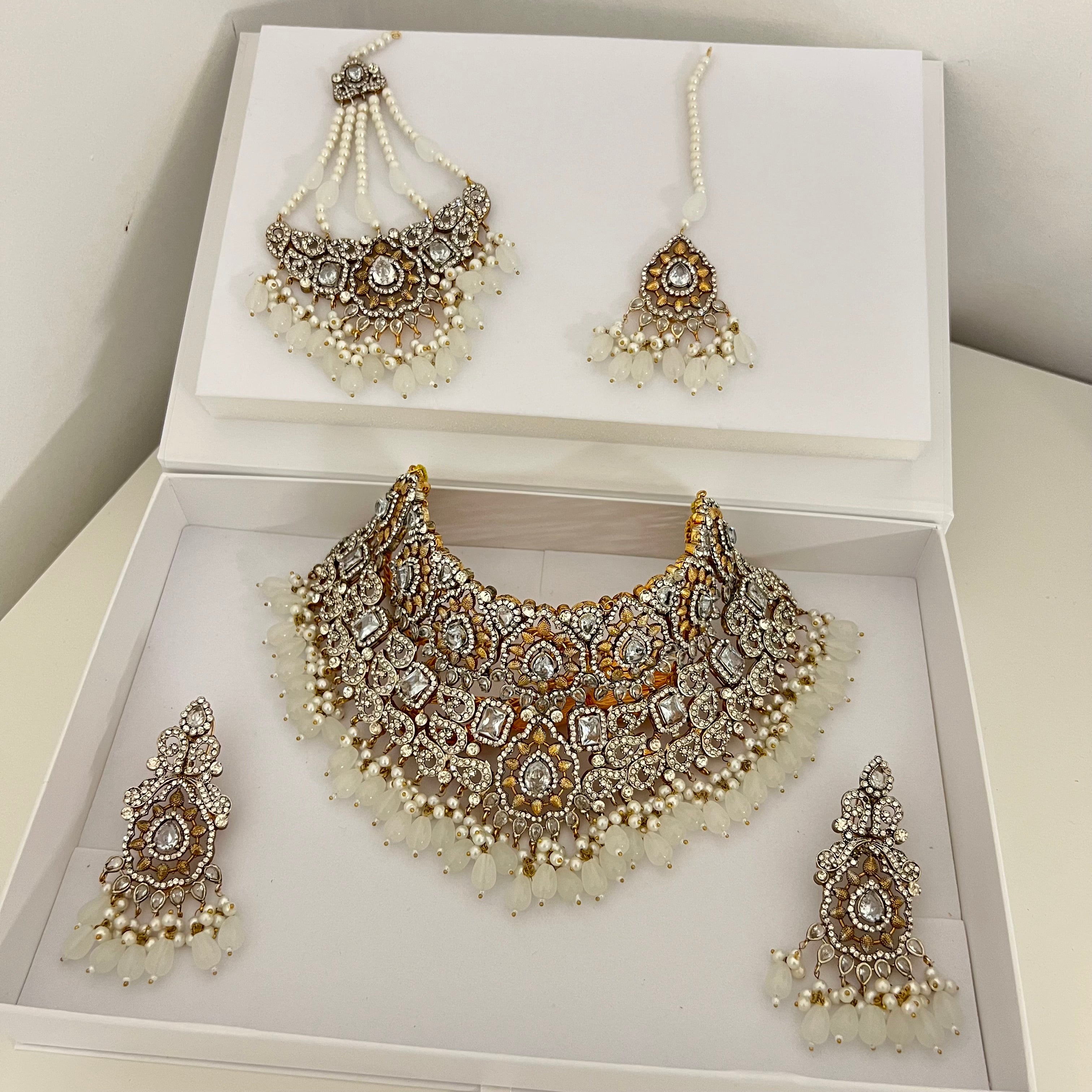 Roshi Bridal Set