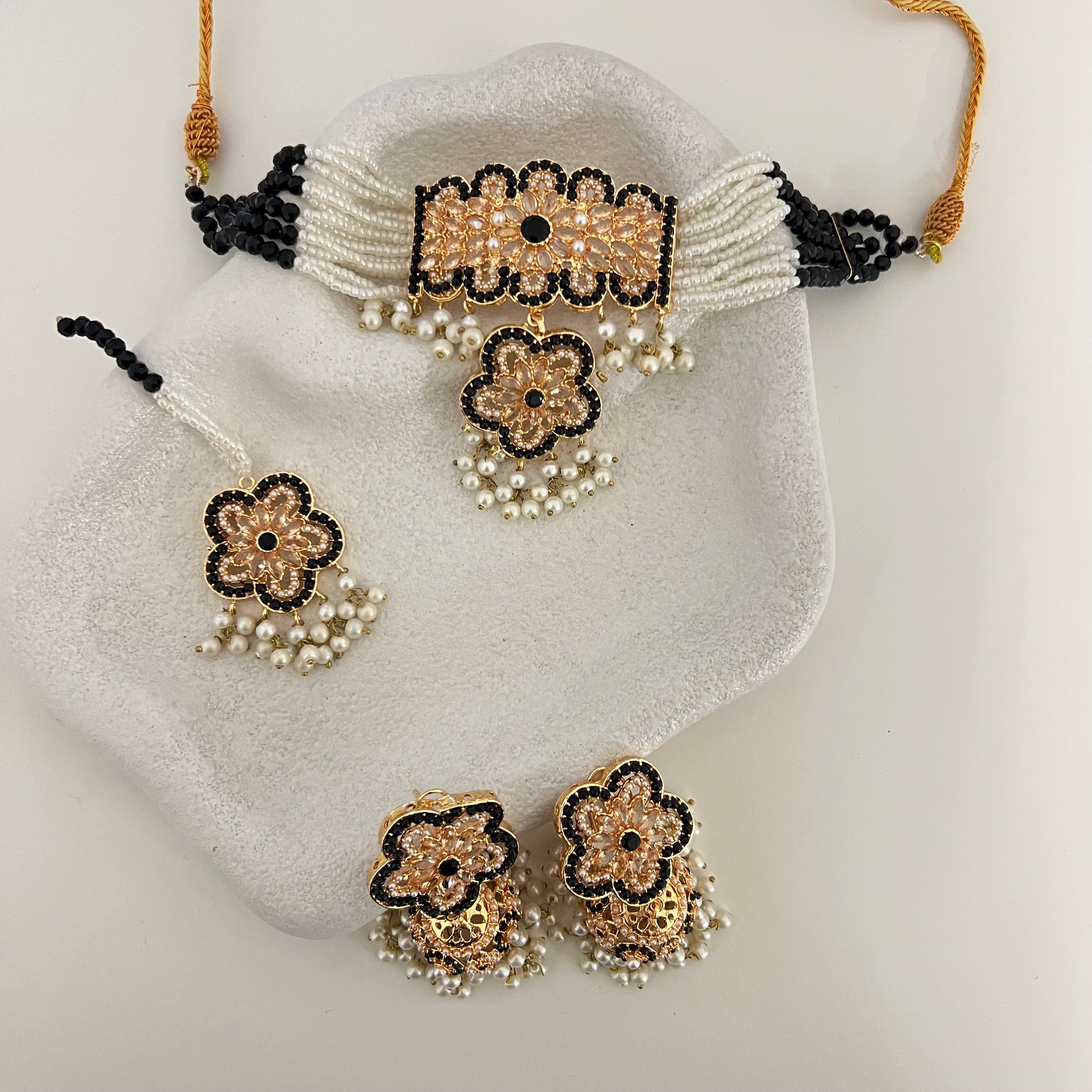 kamila Choker Set