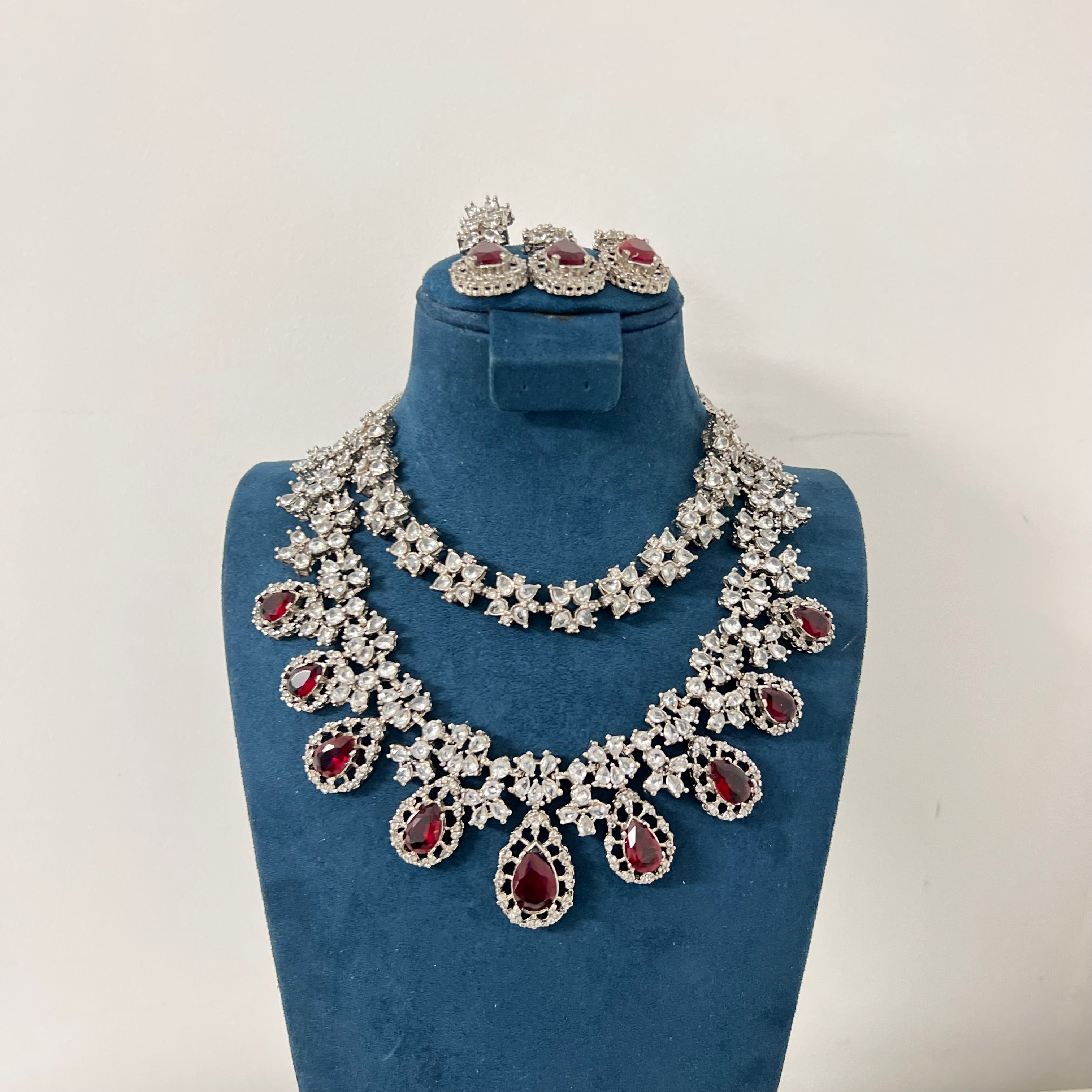 Siana Necklace Set