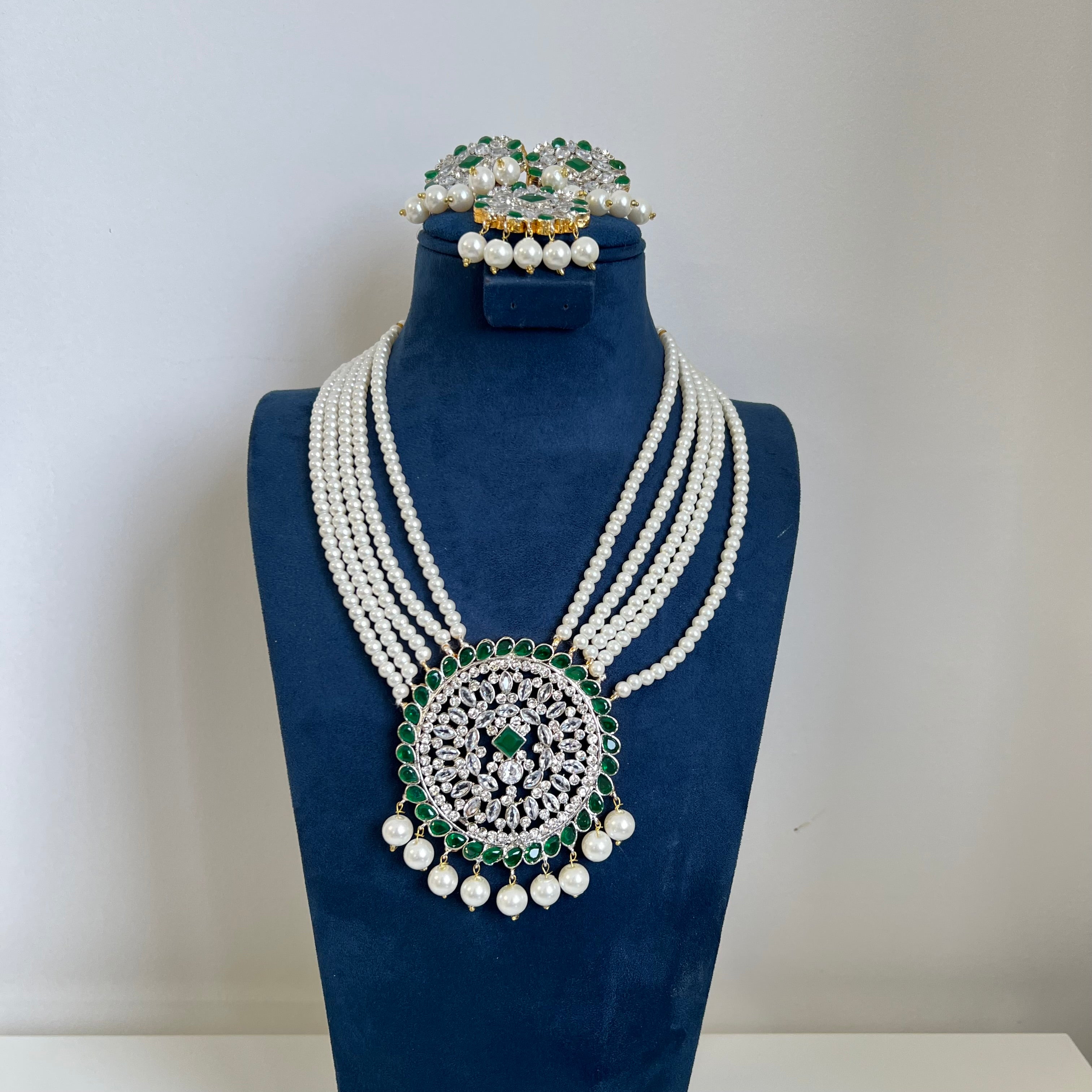 Maham long Necklace Set Green