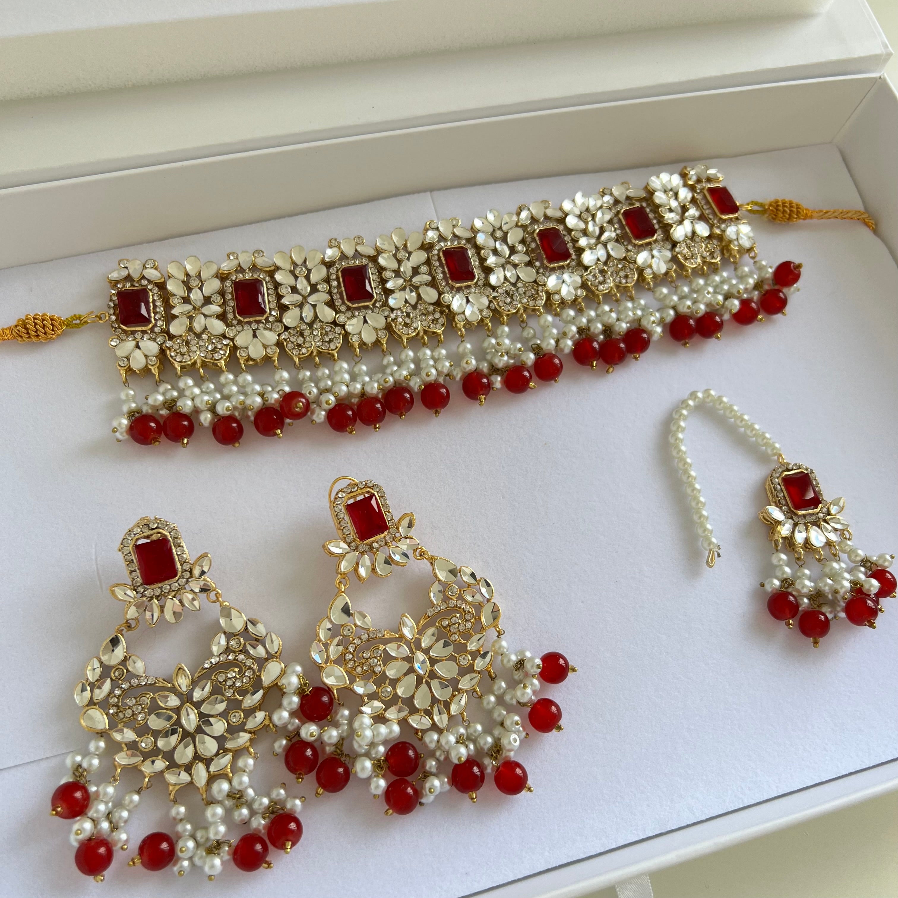 Hayah Choker Set Red