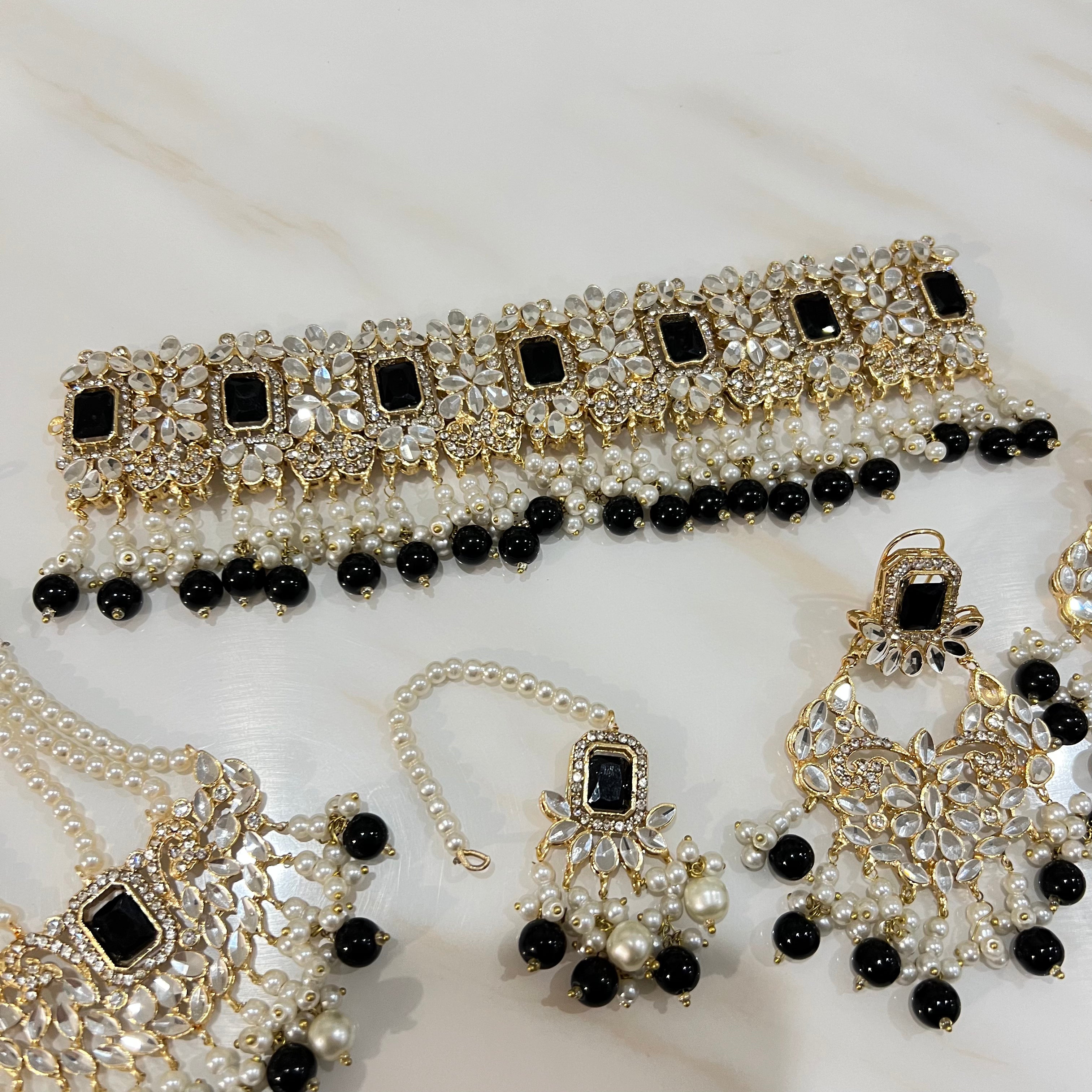 Hayah Choker Set Black